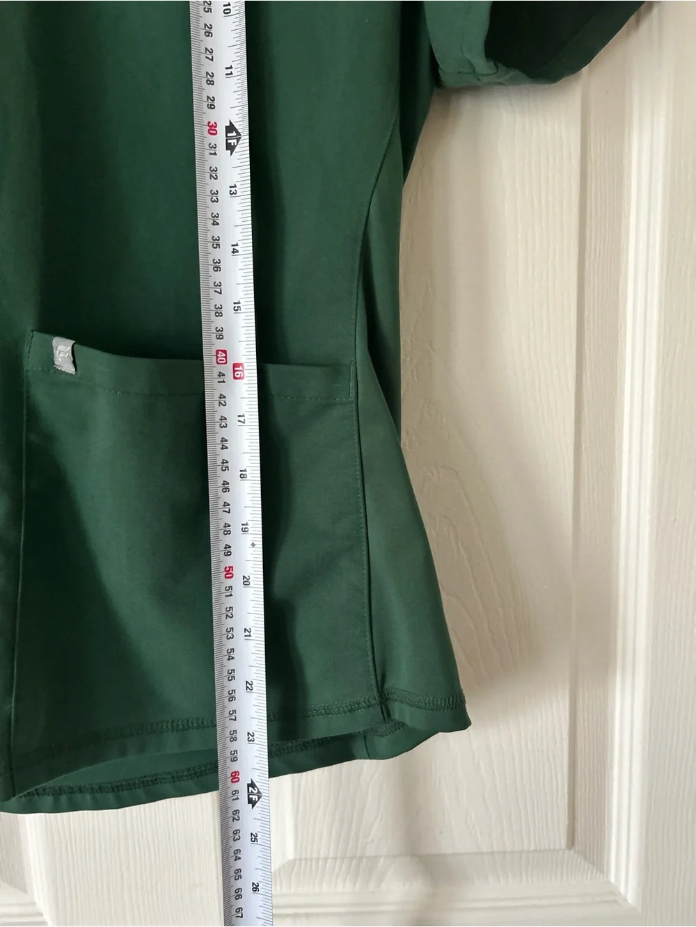 Fabletics Hunter Green Scrub Top V Neck 2 Pocket Stretch Women's XS
